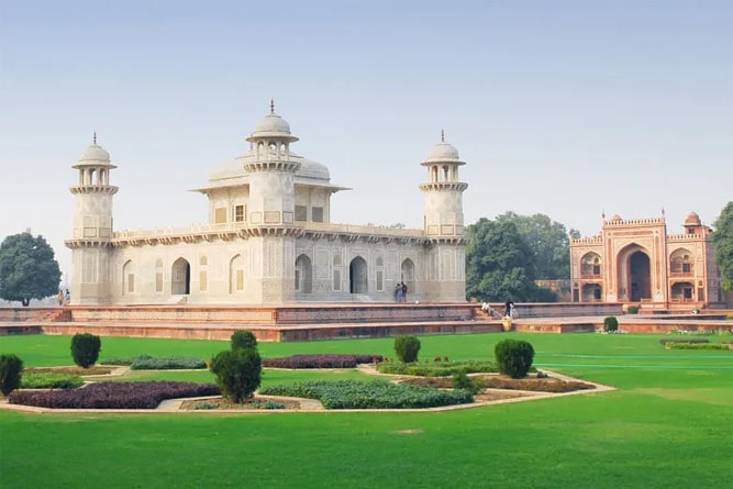 Itimad-ud-Daulah (Bébé Taj), Agra