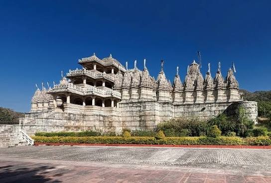 Les temples jaïns : de la dentelle de marbre